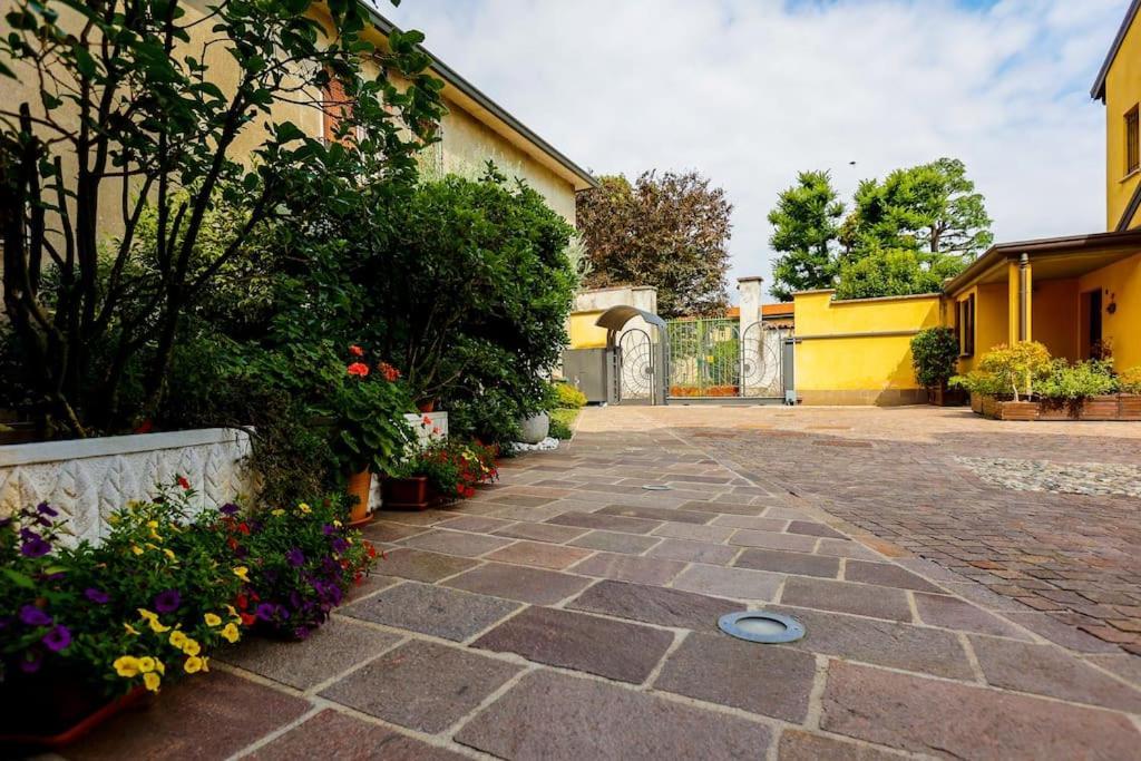 Prestigioso Appartamento Di 70Mq Vicino Milano Legnano Luaran gambar