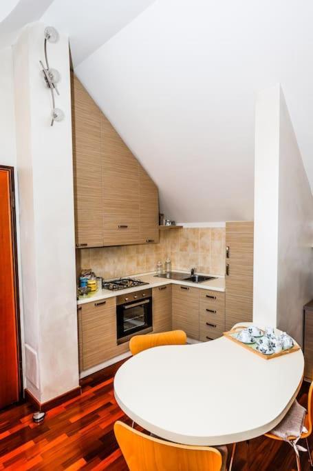 Prestigioso Appartamento Di 70Mq Vicino Milano Legnano Luaran gambar